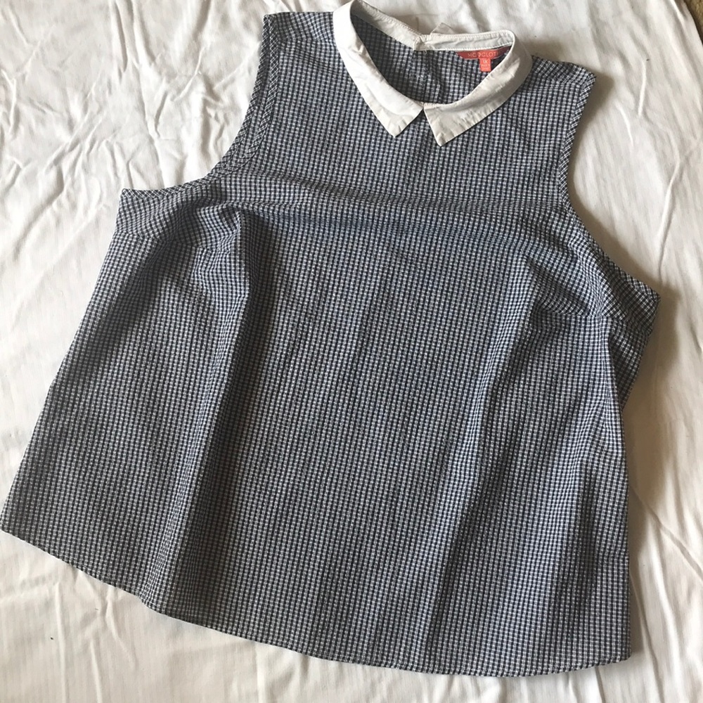 Gingham sleeveless top with Peter Pan collar